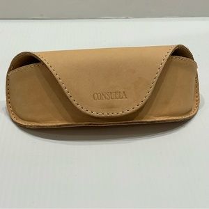 New With Tags CONSUELA “DIEGO” sunglasses case structured untreated leather